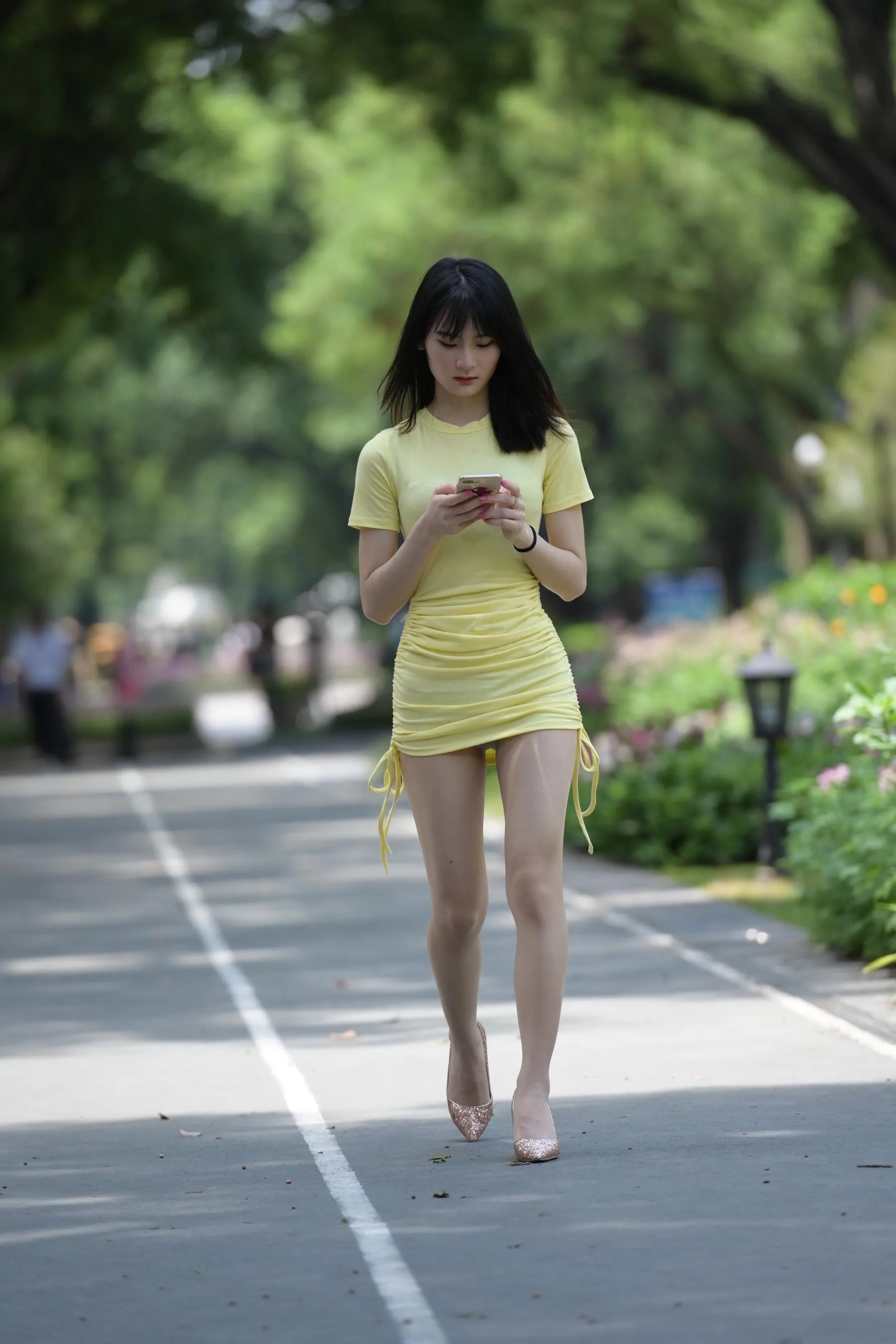 [魔镜街拍] NO.123 淡黄色连衣裙性感美女街拍 [285P]插图1